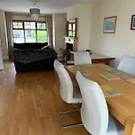 Near The River Shannon Apartment Rooskey