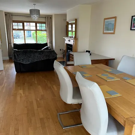 Near The River Shannon Apartment Rooskey