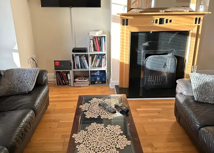 Near The River Shannon Apartamento *