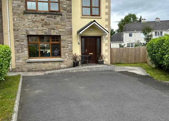 Near The River Shannon Apartamento *