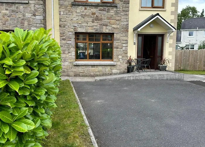 Near The River Shannon Apartment Rooskey